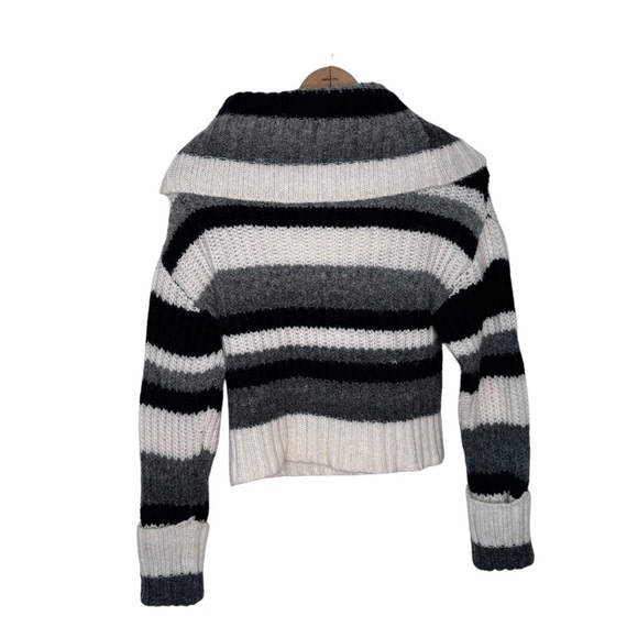 Anthropologie Turtleneck Striped Sweater Crop Gray Black White Size XS - Picture 3 of 7